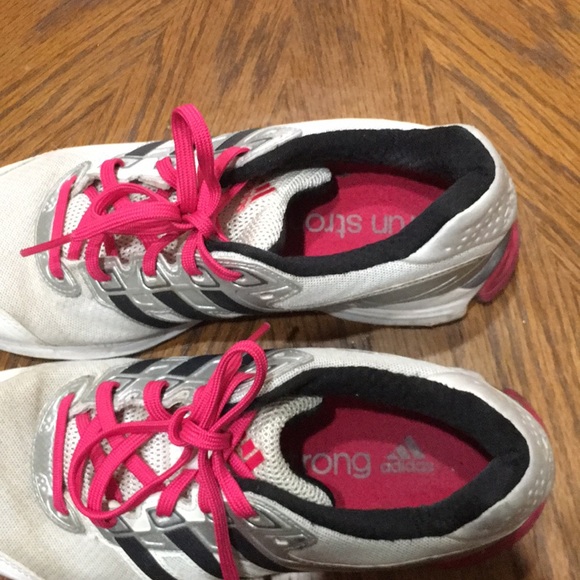 Adidas tennis shoes - Picture 3 of 4